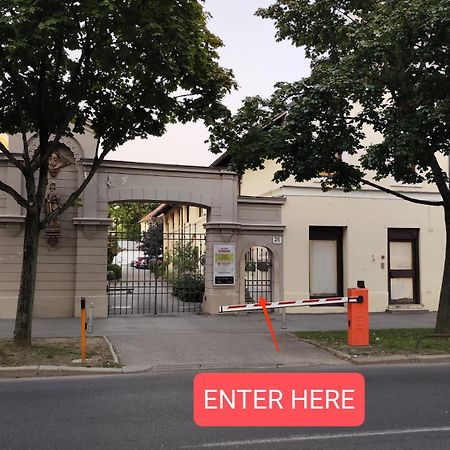 Grand Bells Bed And Breakfast ザグレブ エクステリア 写真